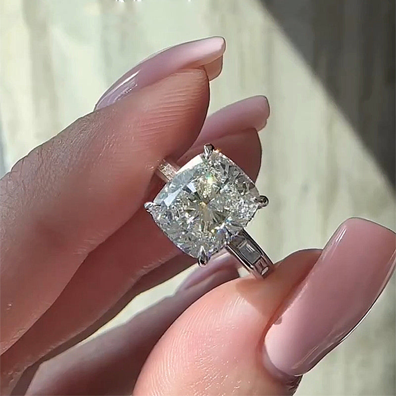 Stylishwe 4.5カラットエレガント ホワイトゴールド クッションカット