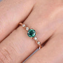 Stylishwe 1.0 Carat Emerald Green Round Cut Engagement Ring in Sterling Silver