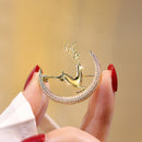 Stylishwe   クリスマス おしゃれ ヘラジカとムーン デザイン ブローチ