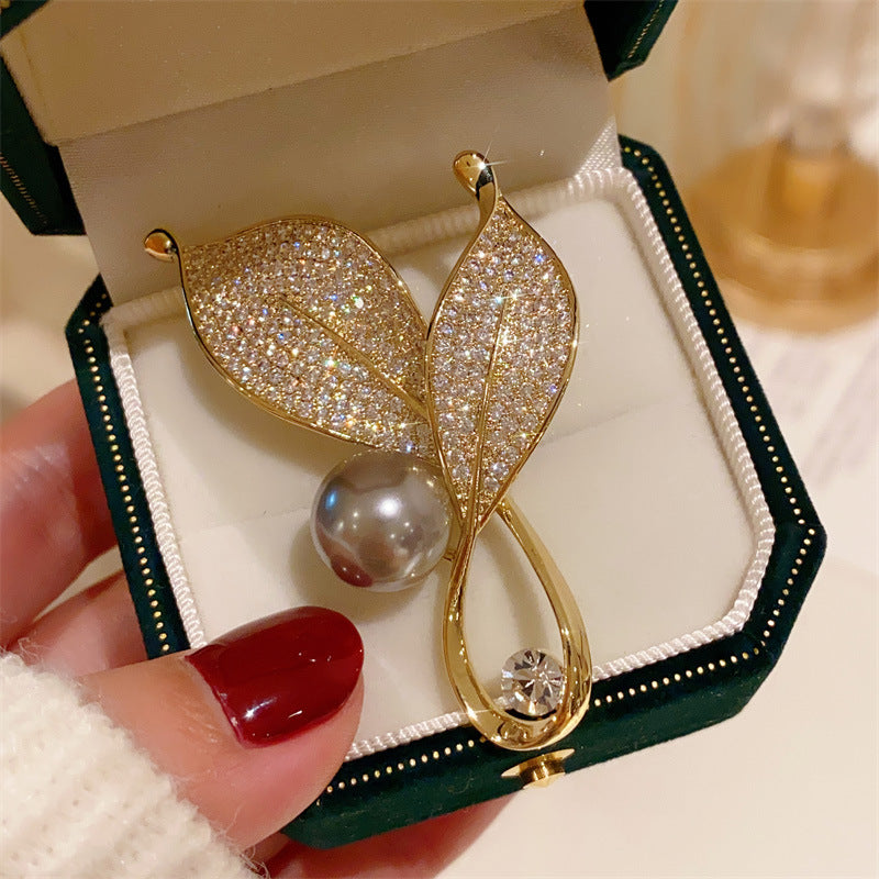 Stylishwe   韓国ファッション パール 葉デザイン ブローチ