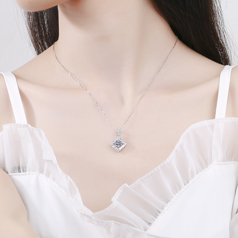Stylishwe  モアサナイト 上品 ペンダントスターリングシルバー ネックレス