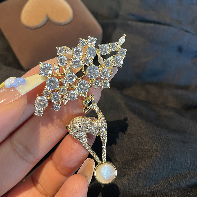 Stylishwe   クリスマス 可愛い ねこめいし ヘラジカ ブローチ