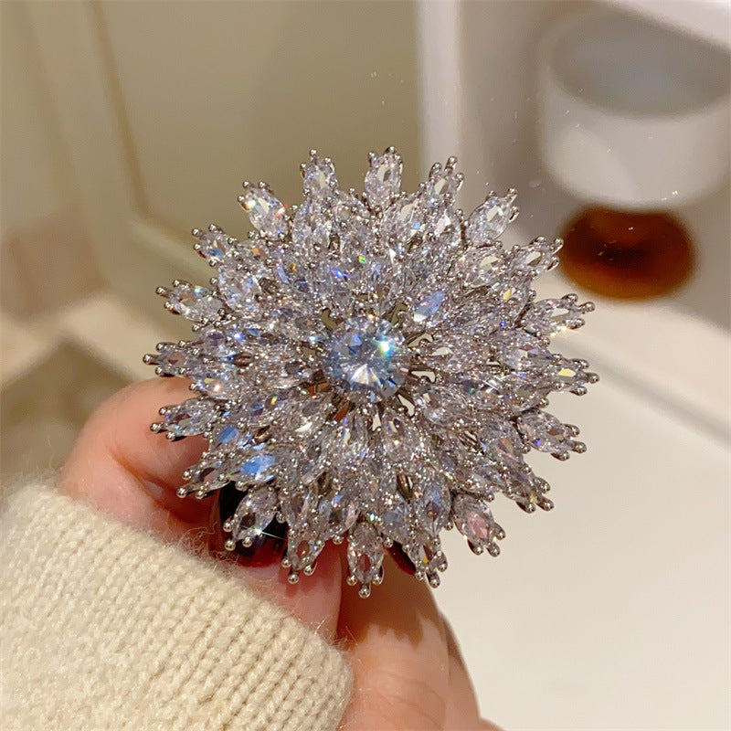 Stylishwe   クリスマス 超豪華 お花 ブローチ 大人気