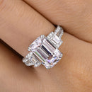 Stylishwe  5.0カラット ホワイトゴールド エメラルドカット 婚約指輪