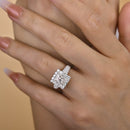 Stylishwe  2.5カラット エレガントホワイトゴールド クッションカット 婚約指輪