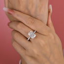 Stylishwe  6.5カラット エレガントホワイトゴールド クッションカット 婚約指輪