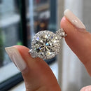 Stylishwe  エレガント 3.0カラット ホワイトゴールドラウンドカット 婚約指輪