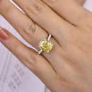 Stylishwe  4.5カラット イエローサファイア クッションカット 婚約指輪