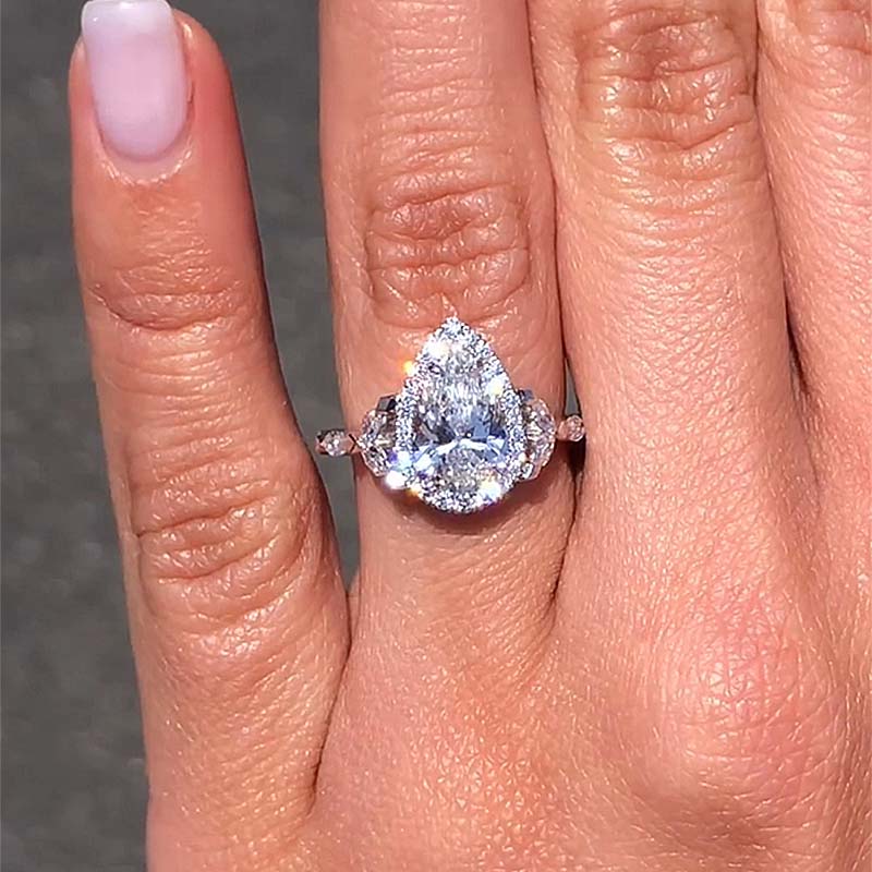 Stylishwe  2.2カラット ペアカット ホワイトゴールド 婚約指輪
