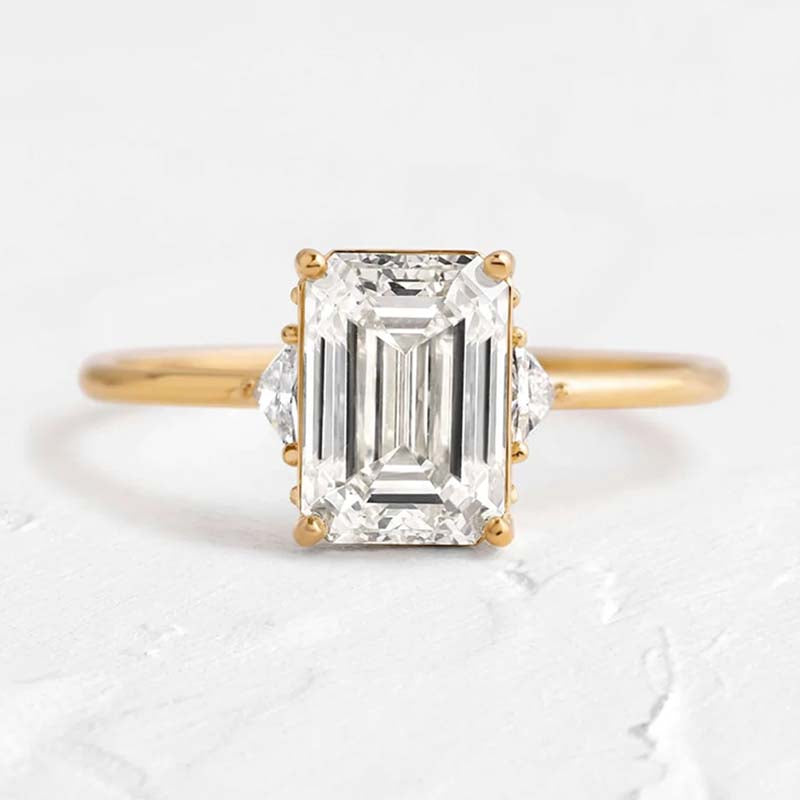 Stylishwe  3.0カラット エレガント イエローゴールド エメラルドカット 婚約指輪