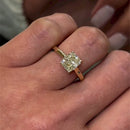 Stylishwe  4.0カラット イエローサファイア クッションカット婚約指輪