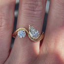 Stylishwe  ユニーク イエローゴールド ペアカット＆ラウンドカット 婚約指輪