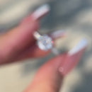 Stylishwe  1.5カラット エレガントホワイトゴールド クッションカット 婚約指輪