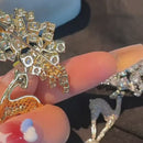 Stylishwe   クリスマス 可愛い ねこめいし ヘラジカ ブローチ