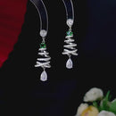 Stylishwe   クリスマスツリーデザイン ピアス2色選択可 大人可愛い