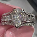 Stylishwe  2.8カラット ホワイトゴールド ペアカット 婚約指輪