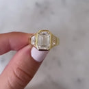 Stylishwe  4.5カラット イエローゴールド エメラルドカット３ストーン 婚約指輪