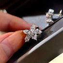 Stylishwe ゴージャス 非対称お花 ペアカットスターリングシルバー スタッド ピアス - stylish we