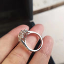 Stylishwe 1.0カラット ヒマワリ モチーフ 婚約指輪 - stylish we