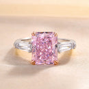 Stylishwe 豪華 4.0カラット ピンクファイア ラディアントカット スリーストーン レディース 婚約指輪