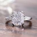 Stylishwe 豪華 4.0カラット ラディアントカット 3 ストーン レディース 婚約指輪 スターリングシルバー エンゲージリング - stylish we