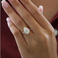 Stylishwe エレガント 2.5カラット ヘイロー イエローゴールド ペアーカット 婚約指輪 スターリングシルバー