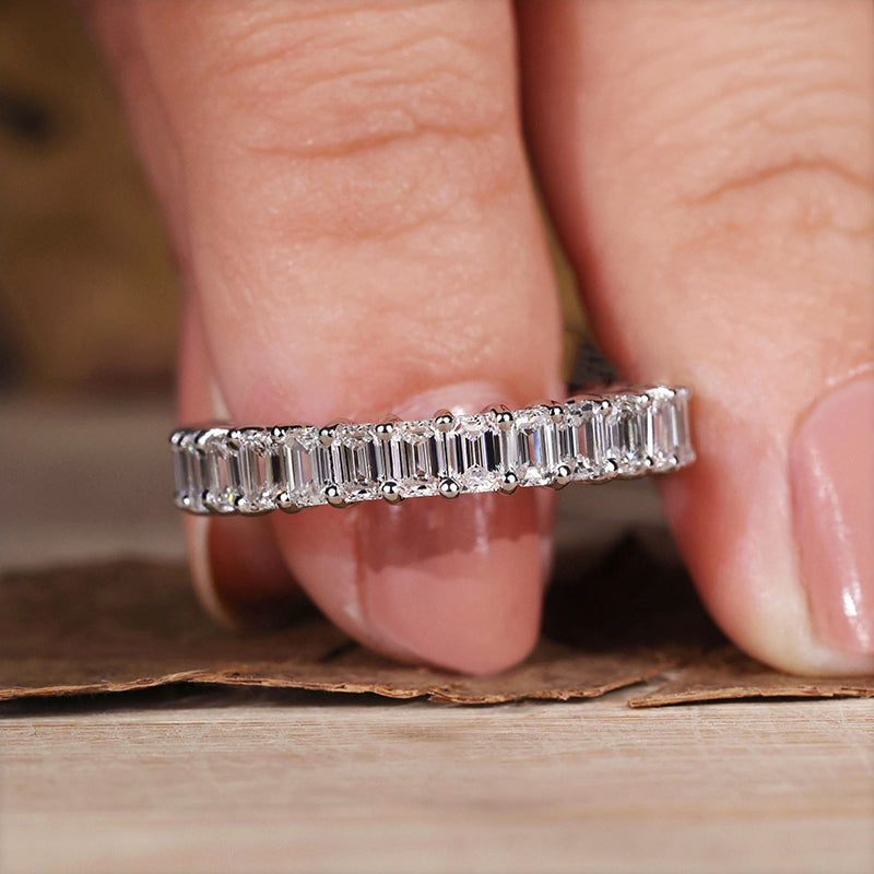 Stylishwe Feminine 2.5 Carat Cubic Zirconia Eternity Ring 