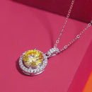 Stylishwe 1.0カラット ヘイロー ラウンドカット イエローモアサナイト ネックレス